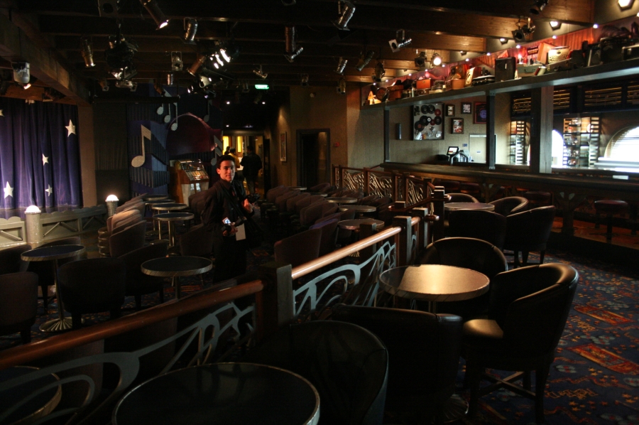 gal/Disney_Cruise_Line/Rockin Bar/IMG_8001.JPG